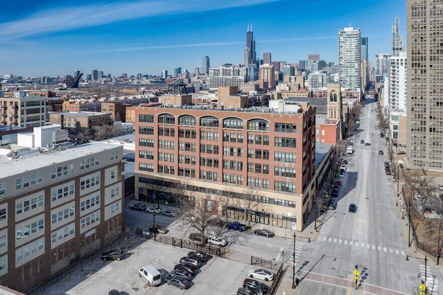 More Photos Of 2014-2036 S Michigan Ave, Chicago Office Residential For Lease