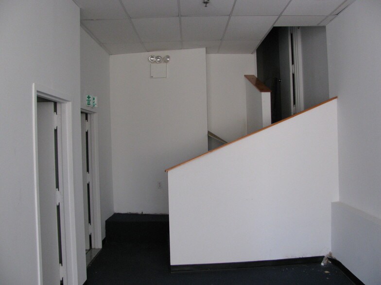 More Photos Of 372-374 Mclean Ave, Yonkers Medical For Lease