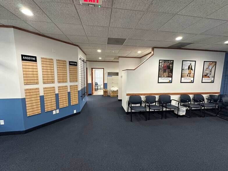 More Photos Of 834 King Hwy, Kalamazoo Office For Lease