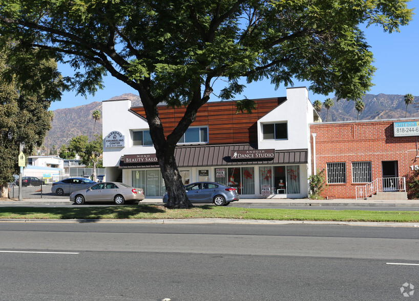 More Photos Of 1519-1521 W Glenoaks Blvd, Glendale Storefront Retail Residential For Lease