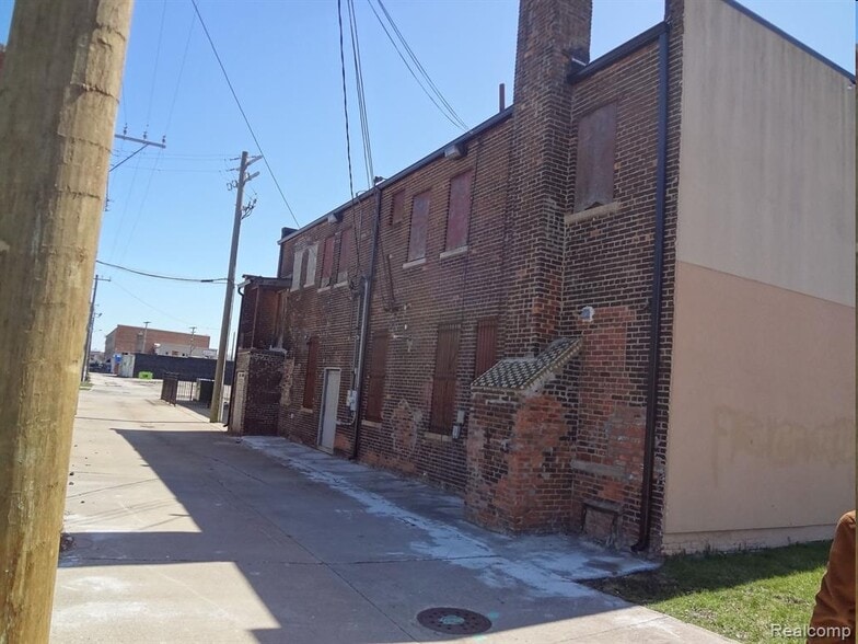 More Photos Of 14541 Mack Ave, Detroit Medical For Sale
