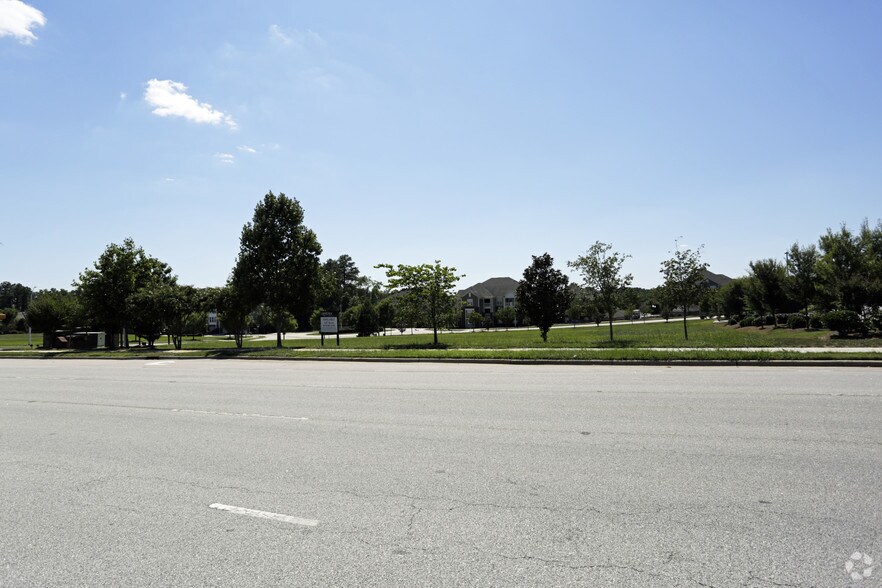 More Photos Of 2617 Walnut St, Cary Land For Lease