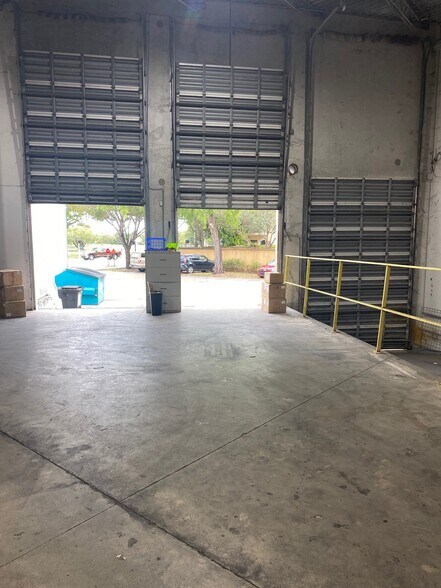 More Photos Of 10400 NW 33rd St, Miami Warehouse For Lease