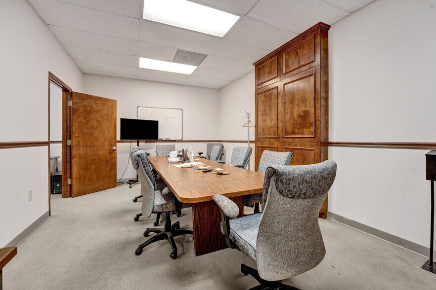 More Photos Of 3232 Covington Pike, Memphis Religious Facility For Sale