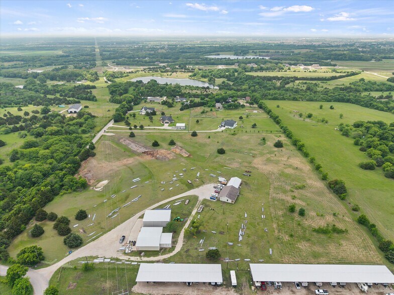 More Photos Of 1101 Willy Vester Rd, Van Alstyne Warehouse For Sale
