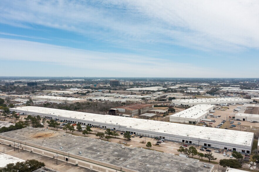 More Photos Of 4660 Pine Timbers St, Houston Distribution For Lease