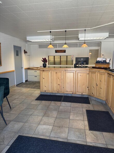 More Photos Of 2048-2050 Dunlap Dr, South Lake Tahoe Office For Lease