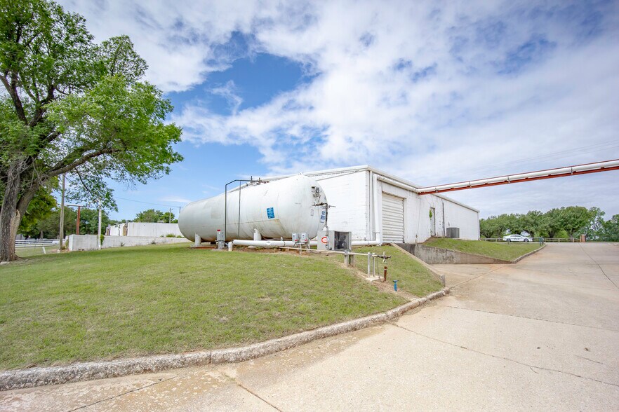 More Photos Of 1820 N Council Rd, Blanchard Food Processing For Sale