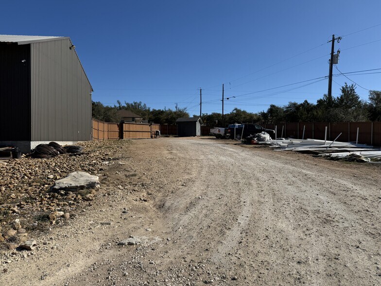 More Photos Of 1030 Canyon Bend Dr, Dripping Springs Light Distribution For Lease