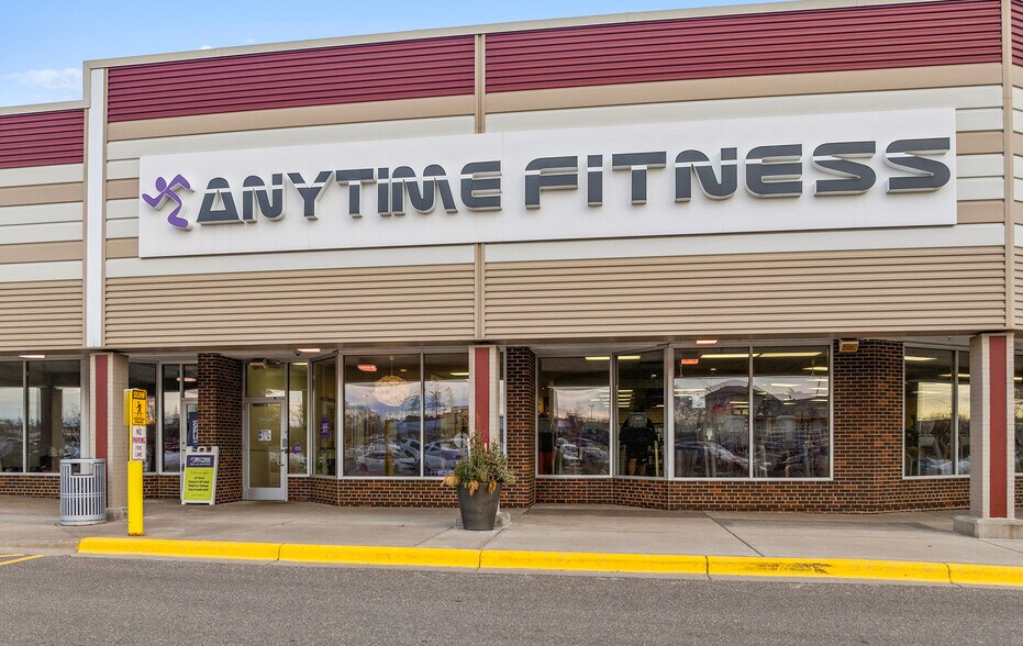 More Photos Of 10855 University Ave NE, Blaine Unknown For Lease