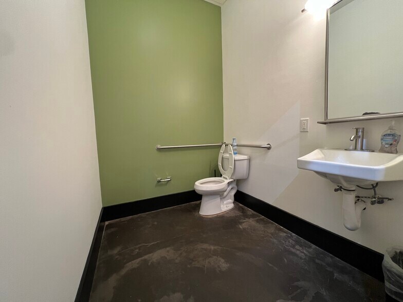More Photos Of 319 Atlanta St, Marietta Office For Sale