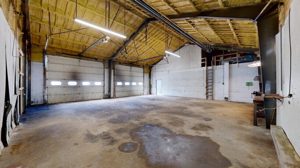 More Photos Of 120 W Charles St, Readstown Warehouse For Sale