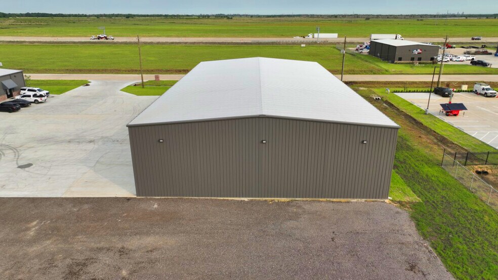 More Photos Of 8805 Industrial Parkway, Beaumont Warehouse For Lease