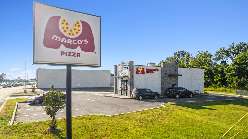 Primary Photo Of 2375 Parr Ave, Dyersburg Fast Food For Sale
