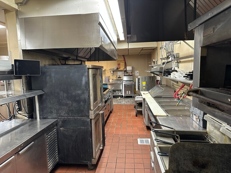 More Photos Of 753 Horizon Ct, Grand Junction Restaurant For Sale