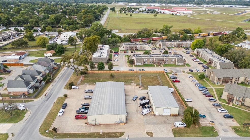 More Photos Of 395 W K Pl, Jenks Service For Sale