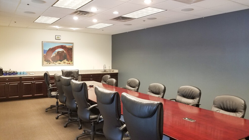 More Photos Of 8911 S Sandy Pky, Sandy Unknown For Lease