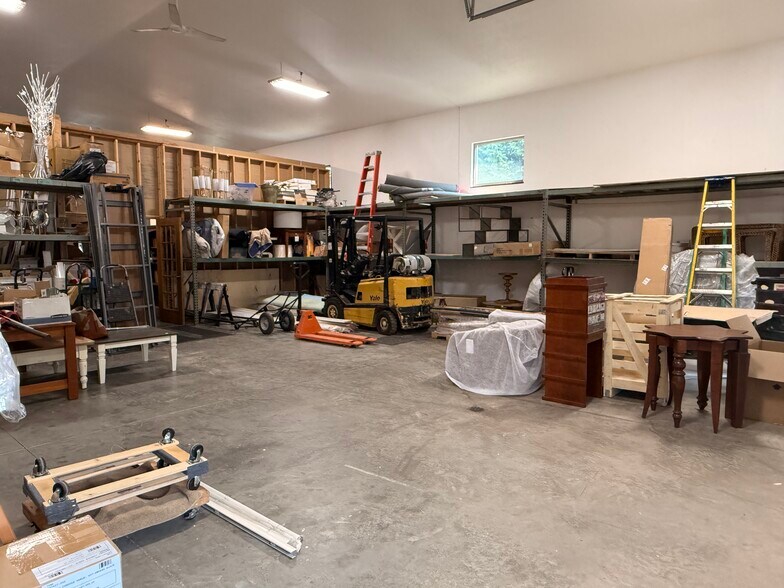 More Photos Of 2477 S Bay Shore Dr, Sister Bay General Retail For Sale