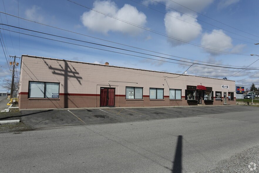 More Photos Of 11805 E 1st Ave, Spokane Valley Freestanding For Lease