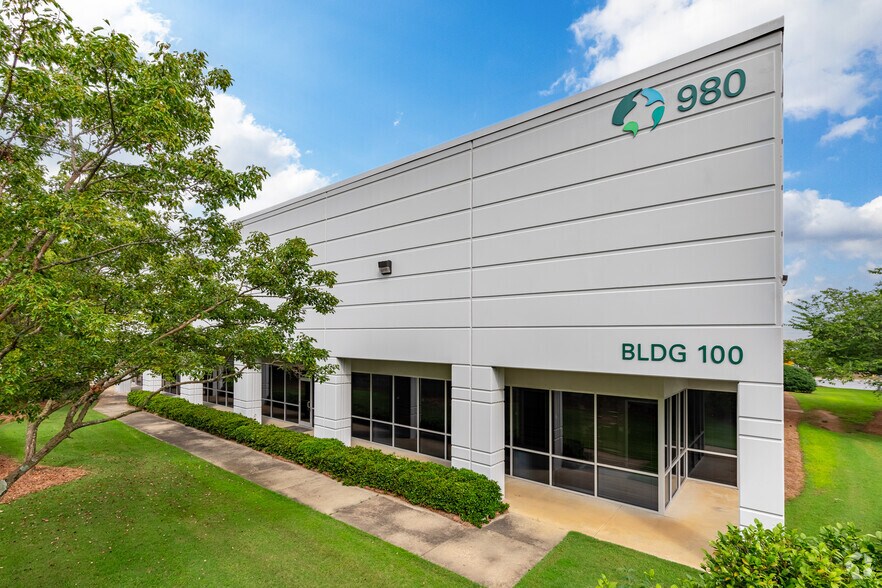 More Photos Of 980 Cobb Place Blvd, Kennesaw Warehouse For Lease