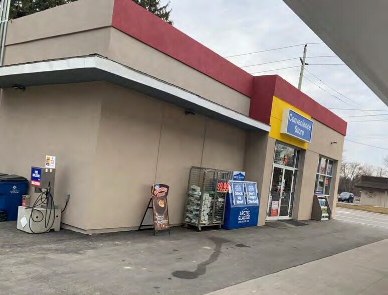 More Photos Of 789 Murray St, Wallaceburg Service Station For Sale