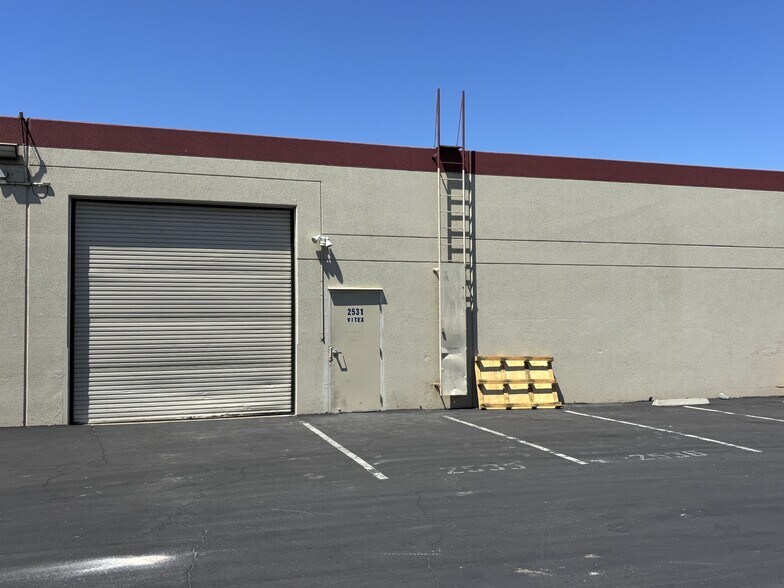 More Photos Of 2521-2551 Del Monte St, West Sacramento Warehouse For Lease