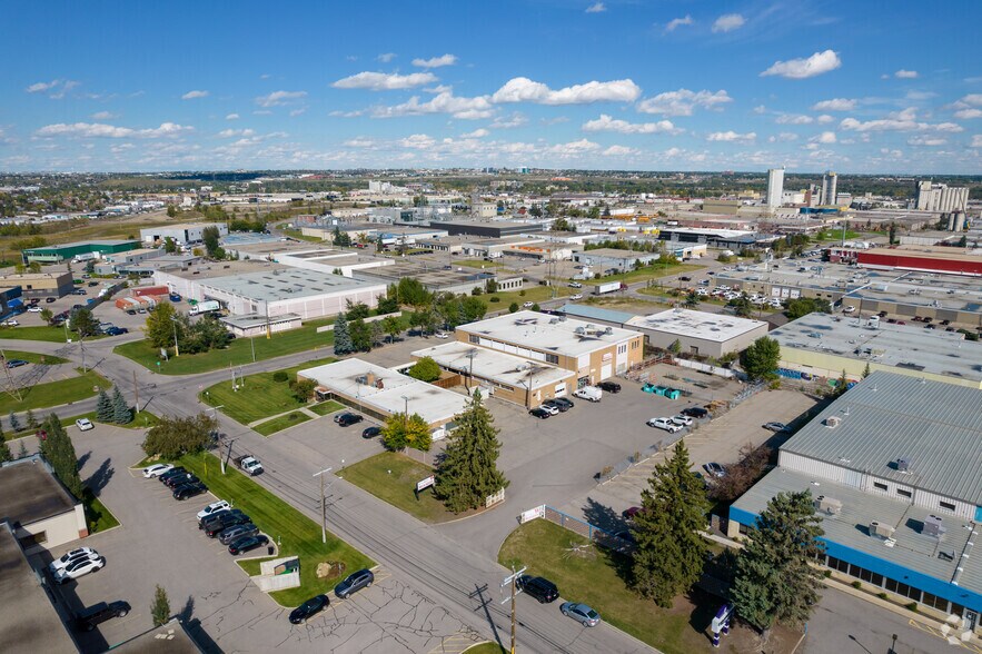 More Photos Of 905 34th Ave SE, Calgary Warehouse For Lease