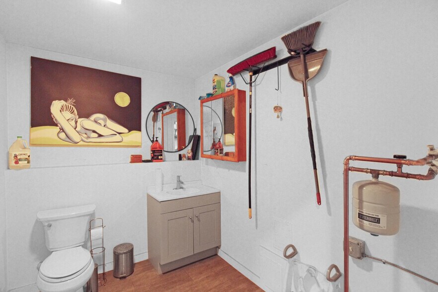 More Photos Of 246 Isinglass Cir, Barrington Warehouse For Sale