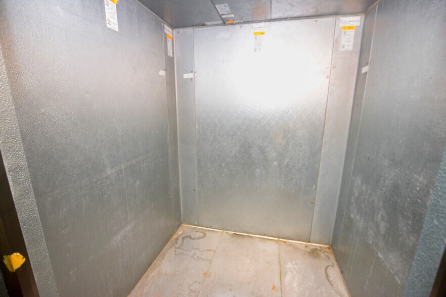 More Photos Of 1344-1358 E Bristol Rd, Burton Freestanding For Lease