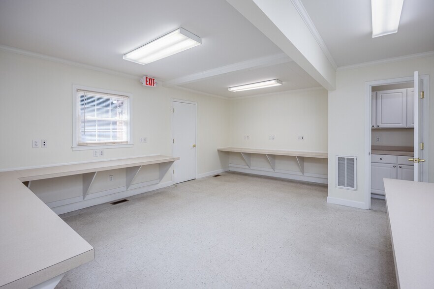 More Photos Of 211 Kershaw St, Cheraw Medical For Sale