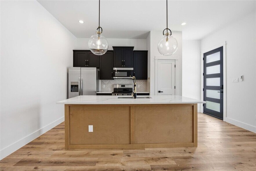 More Photos Of 4029 Cork Dr, Houston Apartments For Sale