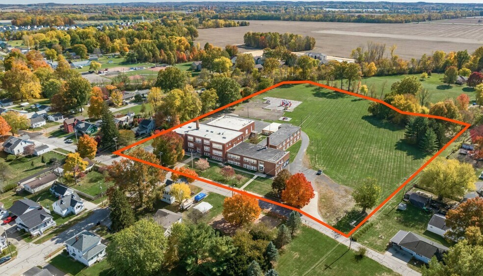 More Photos Of 709 Deacon St, Hebron Schools For Lease