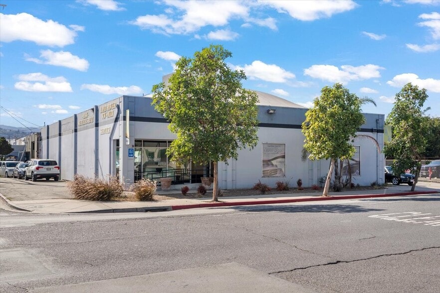 More Photos Of 1380 Industrial Rd, San Carlos Service For Sale