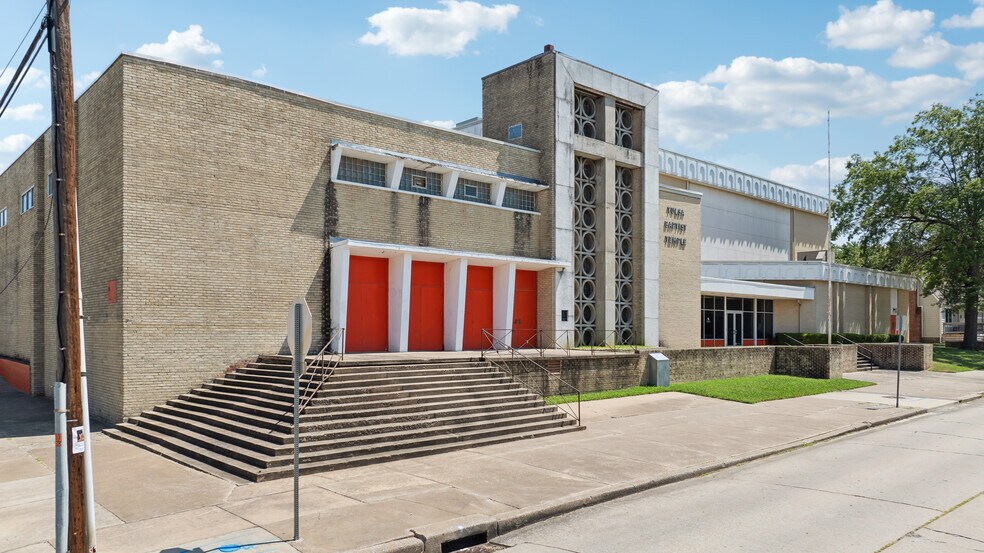 More Photos Of 1203 S Columbia Ave, Tulsa Religious Facility For Sale