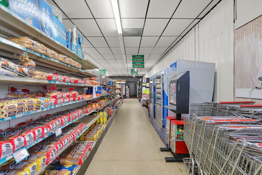 More Photos Of 9135 S Mill Rd, Knightstown Supermarket For Sale