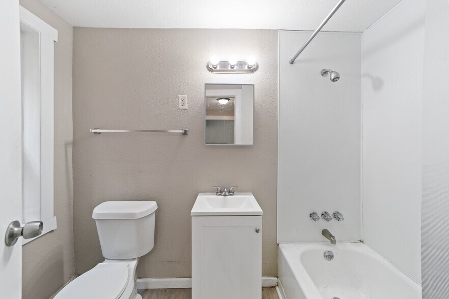 More Photos Of 11118 Clifton Blvd, Cleveland Apartments For Sale