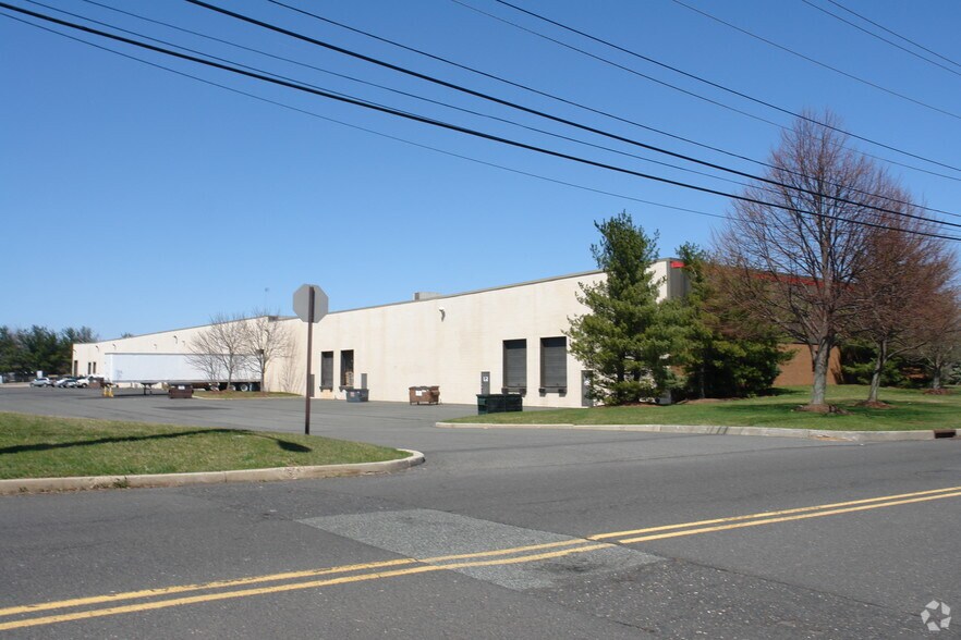 More Photos Of 24 Worlds Fair Dr, Somerset Light Manufacturing For Lease