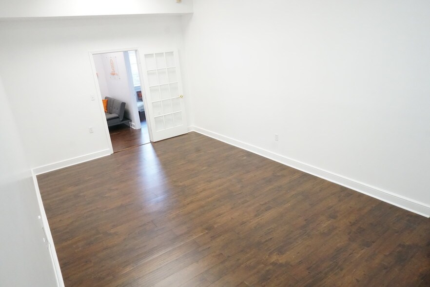 More Photos Of 22 W Monument Ave, Kissimmee Office For Lease
