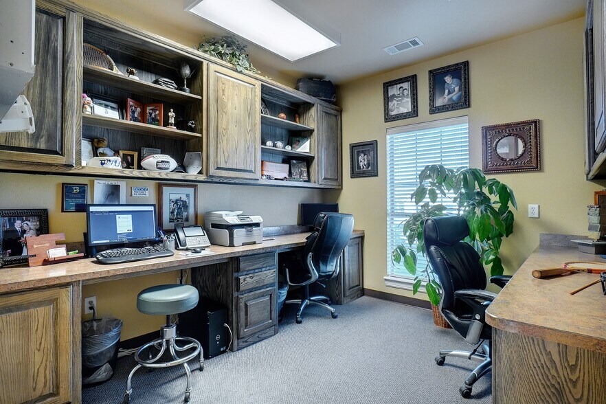 More Photos Of 924 Foster Ln, Weatherford Medical For Lease