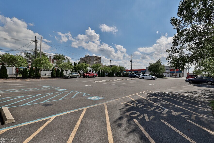 More Photos Of 1226-1232 W Green St, Allentown Flex For Lease