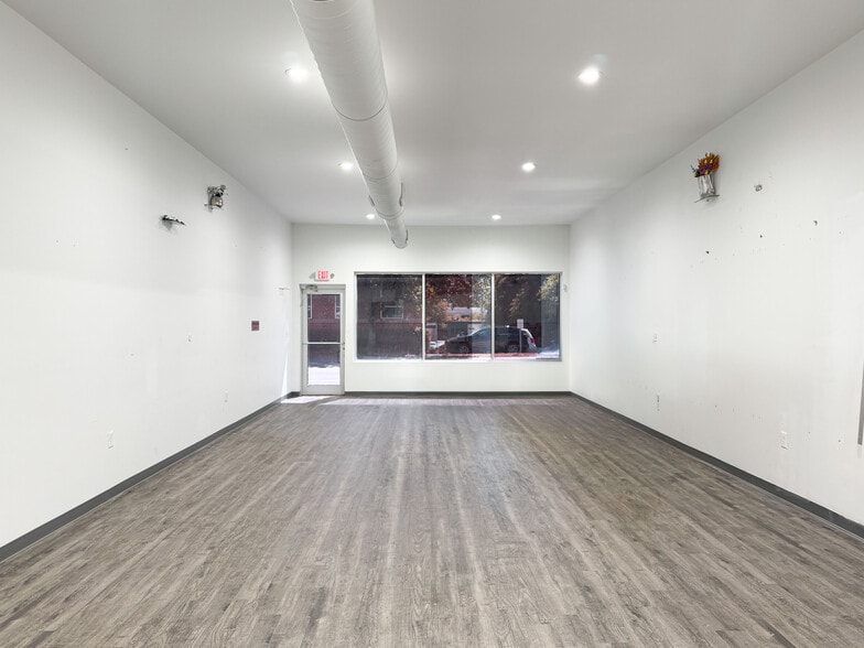 More Photos Of 1800-1818 Rozzelles Ferry Rd, Charlotte Freestanding For Lease