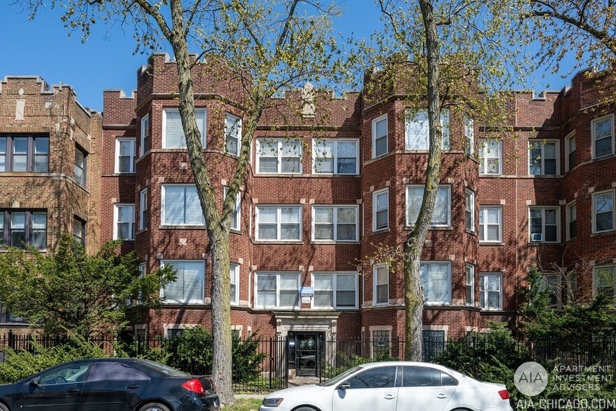 Primary Photo Of 7613 S Yates Blvd, Chicago Multifamily For Sale