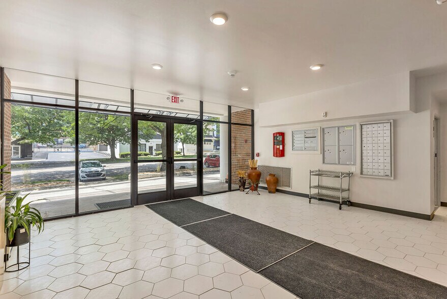More Photos Of 2330 Victory Pky, Cincinnati Office Residential For Lease