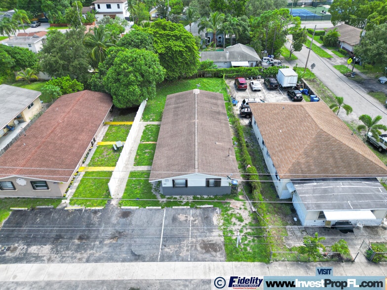 More Photos Of 404 NE 4th St, Pompano Beach Multifamily For Sale