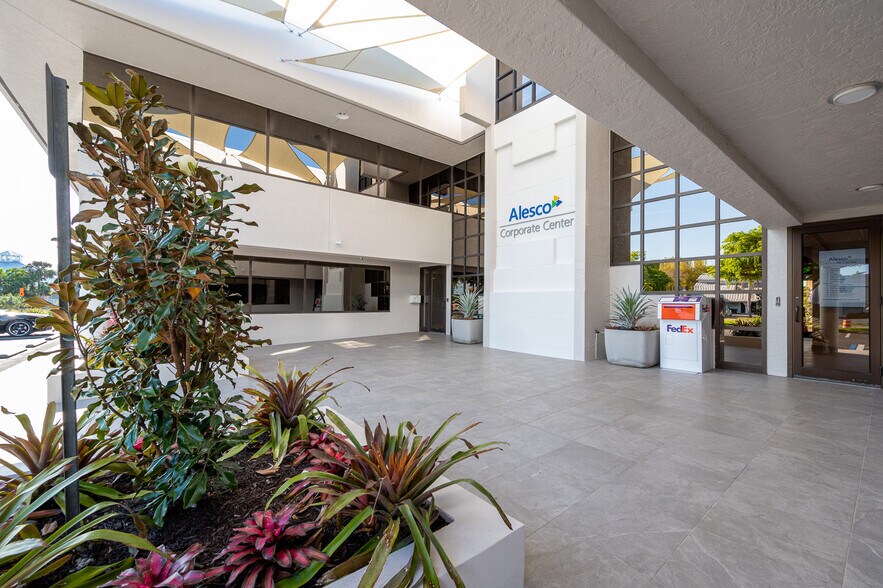 More Photos Of 4575 Via Royale, Fort Myers Office For Sale