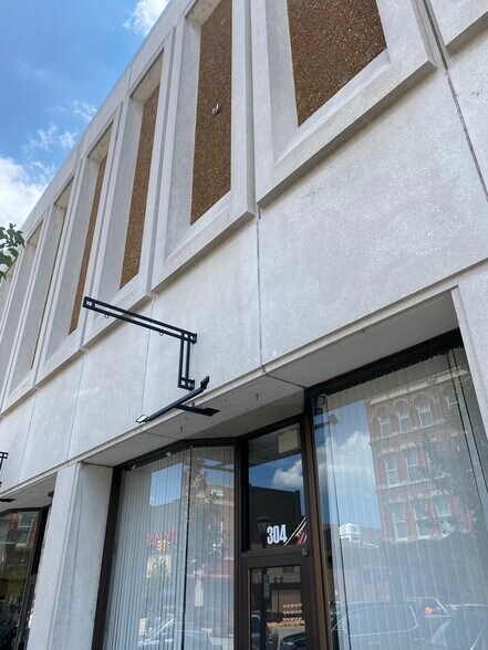 More Photos Of 300-310 Center Ave, Bay City Office For Lease