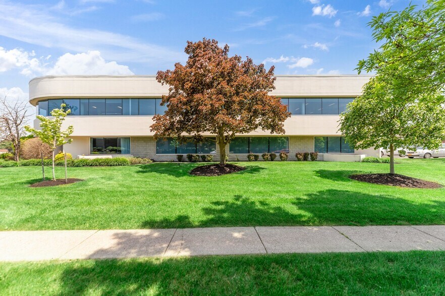 More Photos Of 150 Essjay Rd, Buffalo Office Residential For Lease