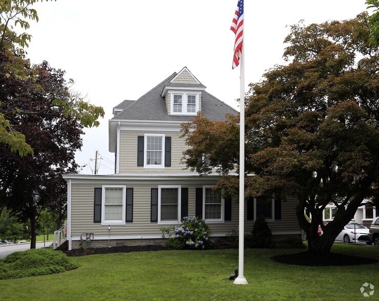 More Photos Of 1952 Commerce St, Yorktown Heights Medical For Sale