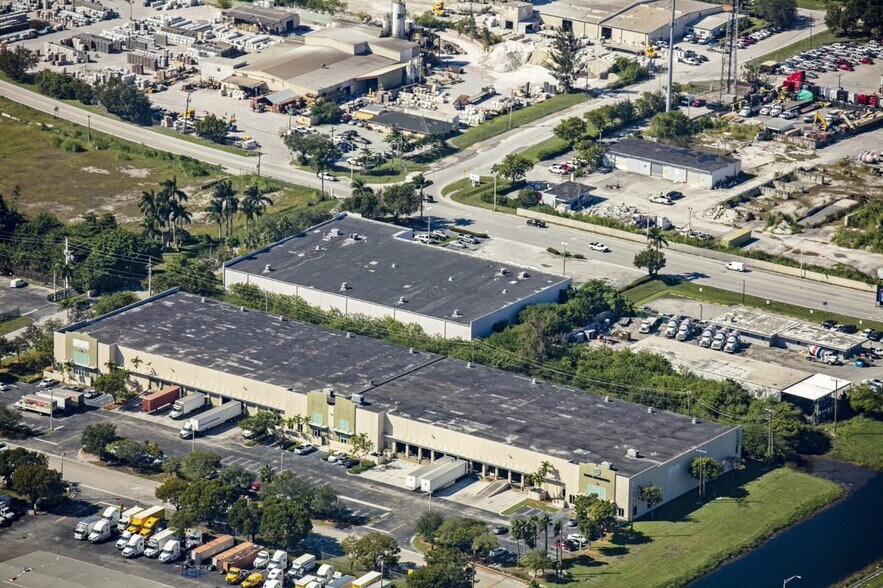 More Photos Of 11200 NW 138th St, Medley Warehouse For Lease