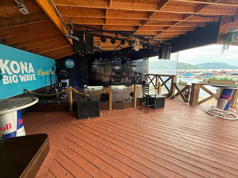 More Photos Of 69 Mont Chateau Rd, Morgantown Restaurant For Sale